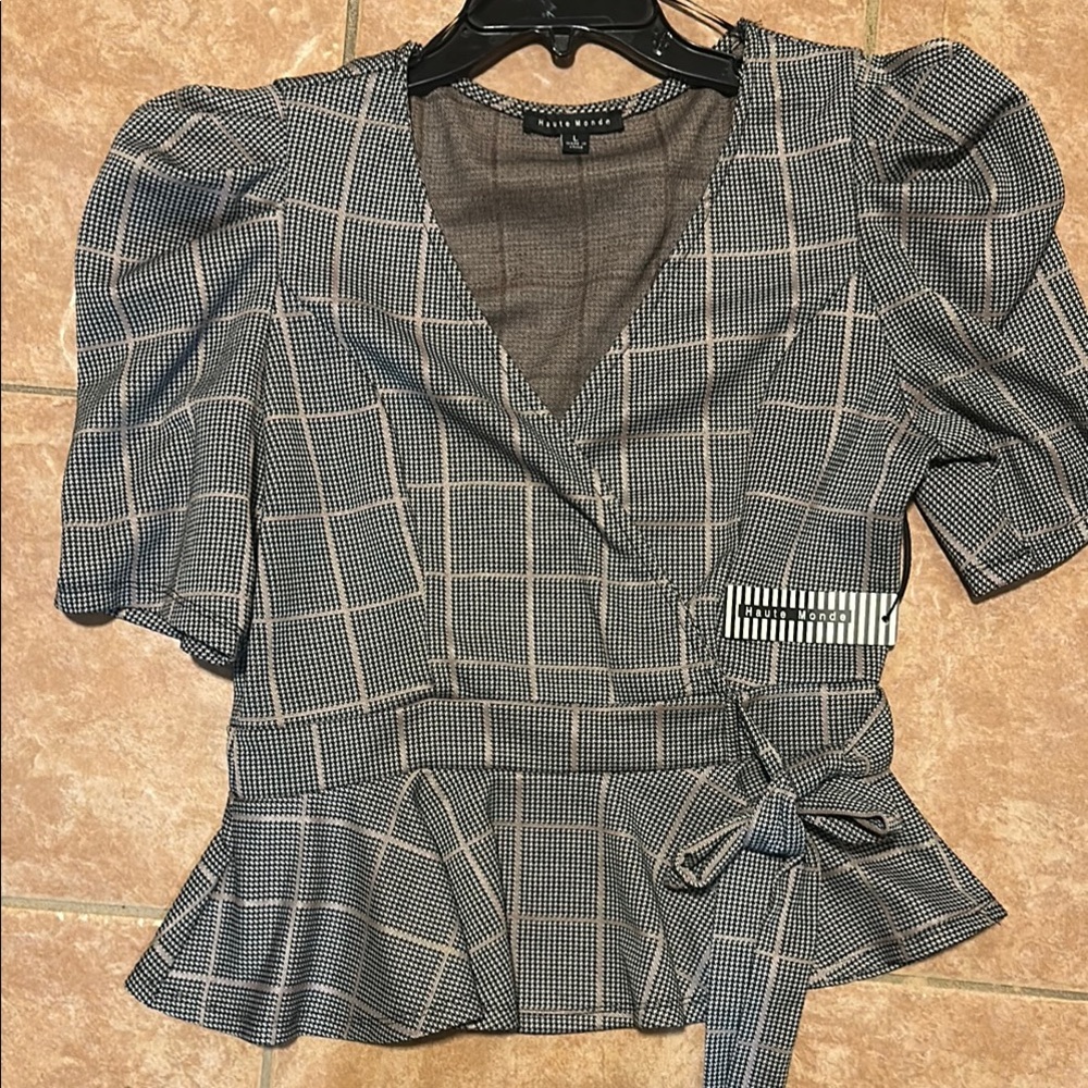 Stylish Black and White Checkered Women's Top